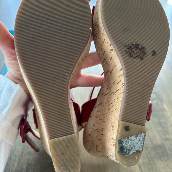 Guess by Marciano Platforms 👠 - Picture 5 of 10